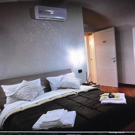 Montesantogroup Apartments Наполи Стая снимка