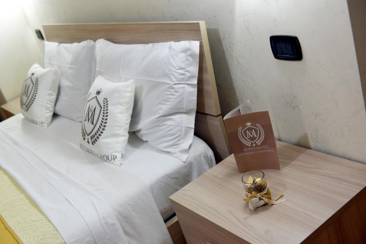 Montesantogroup Apartments Наполи Екстериор снимка