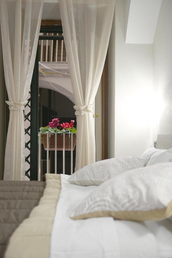 Montesantogroup Apartments Наполи Екстериор снимка